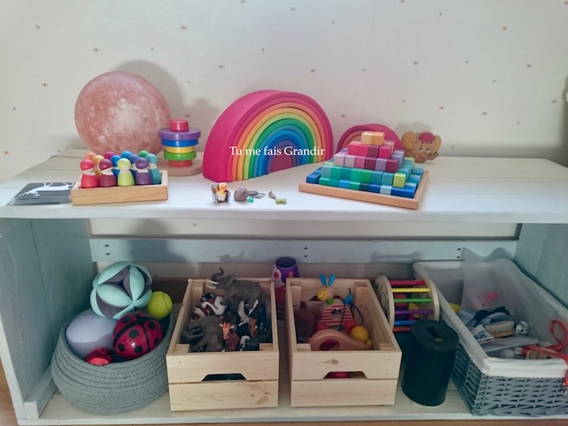 Chambre Montessori étagère