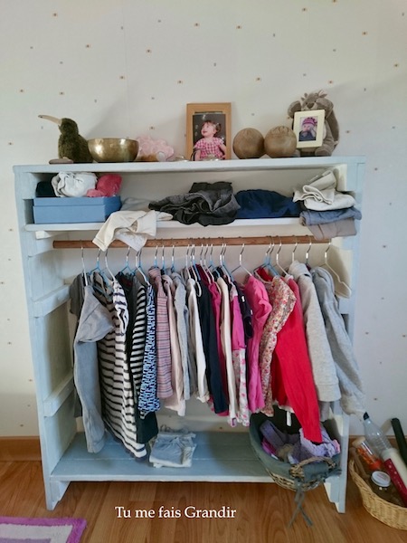 Chambre Montessori penderie