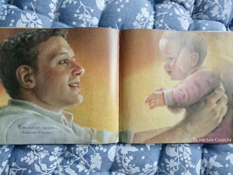 Dans les bras de papa avec bebe